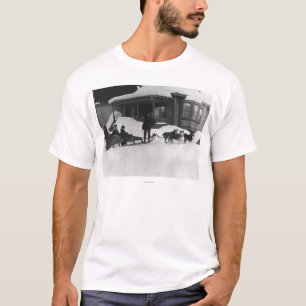 T-shirt Famille voyageant par le traîneau de chien en