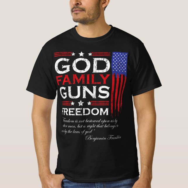 T-SHIRT FAMILY GOD GUNS AND FREEDOM CHRISTIAN MAGA  TRUMP  (Devant)