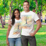T-shirt Family Reunion Family Tree<br><div class="desc">Il y a un T-shirt Famille Réunion pour tous les hommes de la famille ! Ces élégants T-shirts sont décorés d'un arbre généalogique en mosaïque aux couleurs de l'arc-en-ciel sur un arrière - plan d'aquarelle. Customisez-les avec votre nom de famille et l'année. Parce que nous créons notre propre oeuvre, vous...</div>