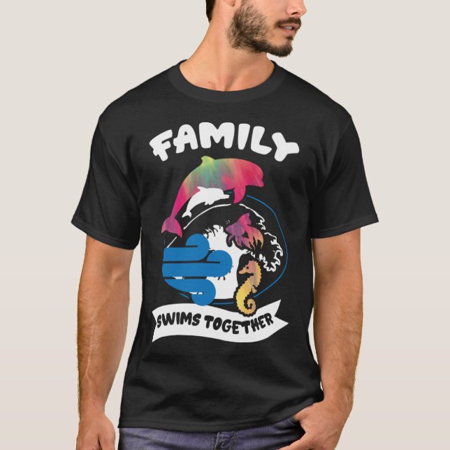 T-shirt Family Swims Together Tie Dye Dolphins Fish Seahor (Devant)