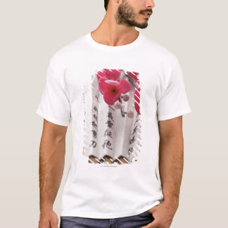 T-shirt Fan de papier chinois avec des fleurs de pêche