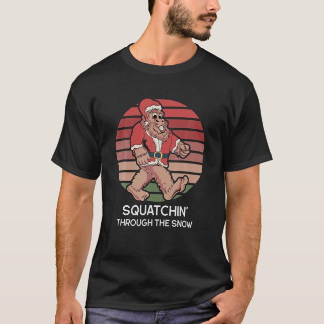T-shirt Fantaisie Noël - Squatchin À Travers (Devant)