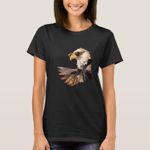 T-shirt Faucon portant des lunettes de soleil regardant de
