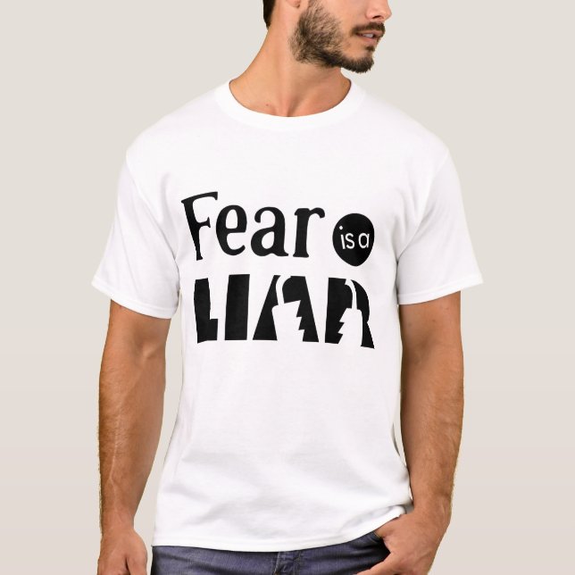 T-shirt Fear Is a Liar – Broken Lock Typography Design (Devant)