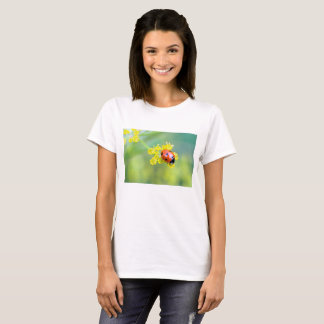T-shirt femme au sommet