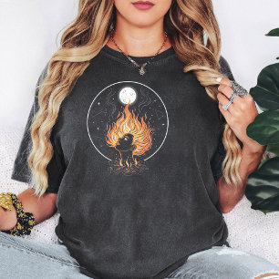 T-shirt Femme aux cheveux de feu sous la lune Art céleste