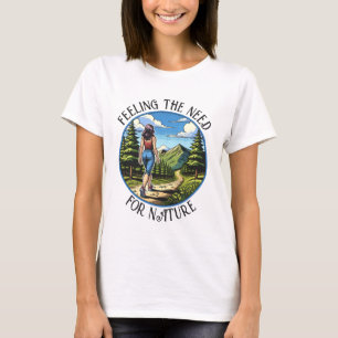 T-shirt Femme faisant de la randonnée sur un sentier natur