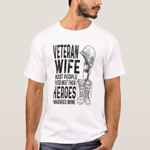 T-shirt Femme Vétéran La plupart des gens ne rencontrent