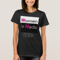 Femmes Dans Le Tee - shirt Des Médias Gris