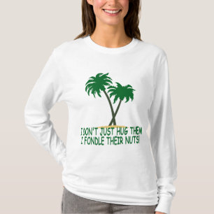 T-shirt Femmes drôles de hugger d'arbre