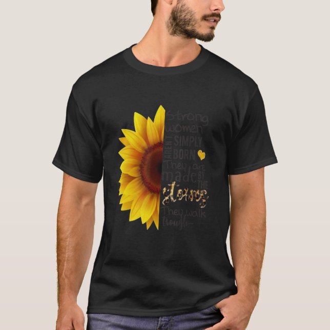 T-shirt Femmes fortes elles marchent dans le tournesol (Devant)