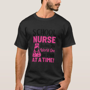 T-shirt Femmes Infirmière Sauvons Le Monde Une Ice Pack
