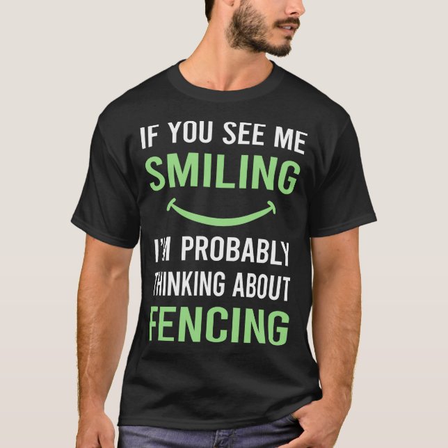 T-shirt Fencer de clôture souriante (Devant)