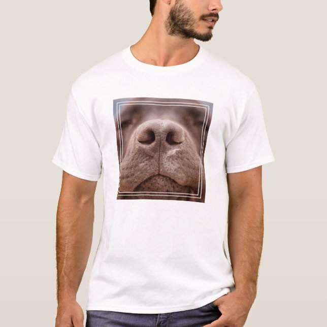 T-shirt Fermeture du nez du Labrador au chocolat (Devant)