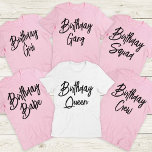 T-shirt Fête d'anniversaire de la reine et de l'équipage d<br><div class="desc">Voulez-vous faire une déclaration à votre prochaine fête d'anniversaire ? Achetez ensuite une chemise de groupe d'anniversaire personnalisée pour tout le monde à la fête et prenez les photos les plus amusantes et mémorables ! Ces tee - shirts élégants sont parfaits pour les filles, les garçons et même les adultes....</div>