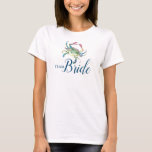 T-shirt Fête de mariée de plage T Chemises<br><div class="desc">Convient à votre équipe dans le style balnéaire avec ces t-shirts amusants et vibrants de fête de mariée, avec un design original de crabe bleu et un script audacieux "Tribe de mariée" en bleu marine classique. Parfaites pour les thèmes de mariage sur la plage, les mariages de destination, ou un...</div>