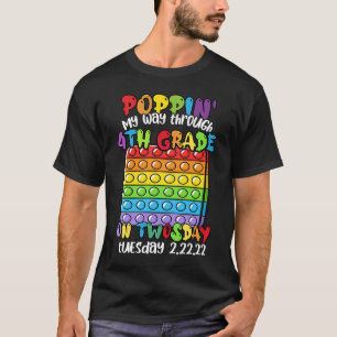 T-shirt Fêter mon passage en 4e année le mardi deux 2 22 2