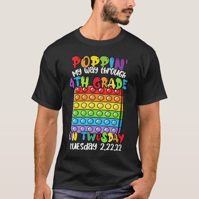 T-shirt Fêter mon passage en 4e année le mardi deux 2 22 2 (Devant)