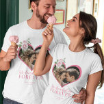 T-shirt Fiançailles floral chic en forme de coeur<br><div class="desc">Nous avons décidé pour toujours typographie script son et ses noms t-shirt personnalisé avec la photo du couple en forme de coeur et roses roses.                     Parfait pour un fiançailles,  un faire-part mariage ou une fête d'anniversaire le jour de la Saint-Valentin !</div>
