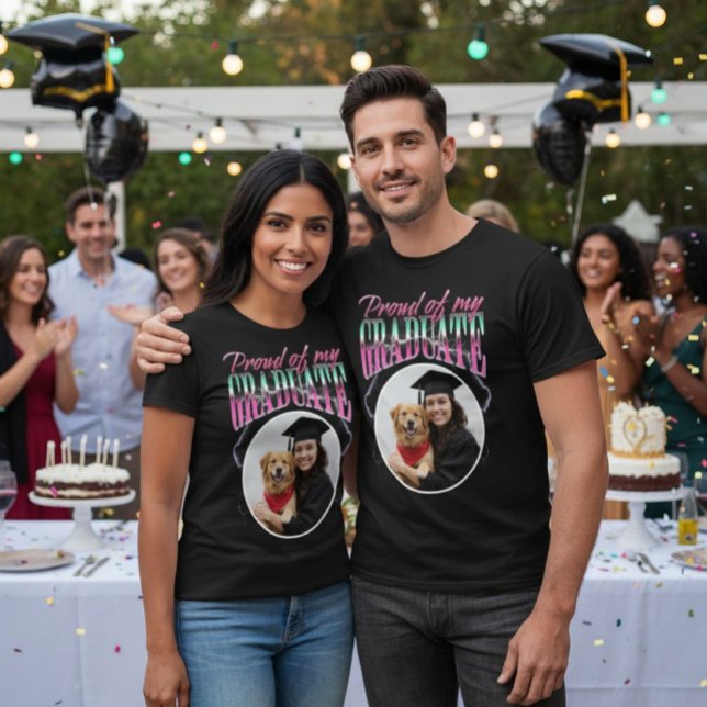 T-shirt Fier de mon diplômé Photo personnalisée Cheesy Chr (Proud of my graduate Custom Photo Cheesy Chrome T-Shirt.)