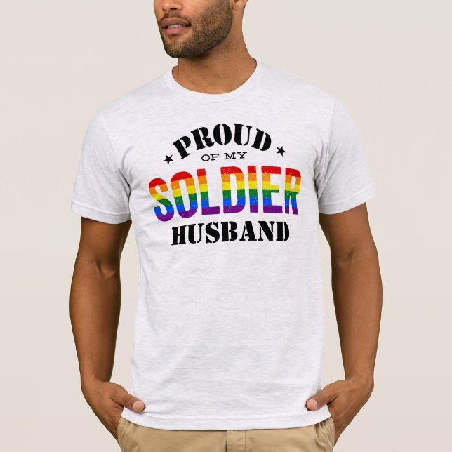 T-shirt Fier de mon gay pride de militaires de mari de (Devant)