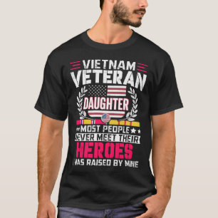T-shirt Fier fille armée américaine Vietnam Vétérinaire Ét