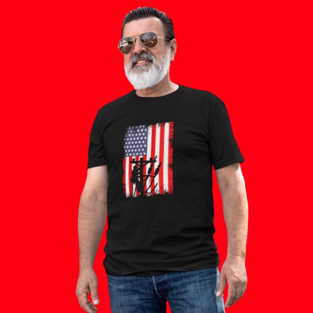 T-shirt Fier lineman américain Travailleur de services pub (Proud American Lineman Patriotic Utility Worker T-Shirt)