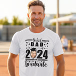 T-shirt Fier père d'un diplômé de 2024<br><div class="desc">Voici notre T-shirt "Proud Dad of a 2024 Graduate" : Célébrez avec style la réussite de votre enfant pour l'étape phare avec ce tee commémoratif. Fabriquée à partir de coton de haute qualité, cette chemise offre à la fois confort et durabilité. Le design audacieux et élégant affiche fièrement votre rôle...</div>