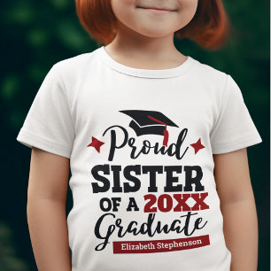 T-Shirt Fier Soeur d'un diplômé casquette noir rouge