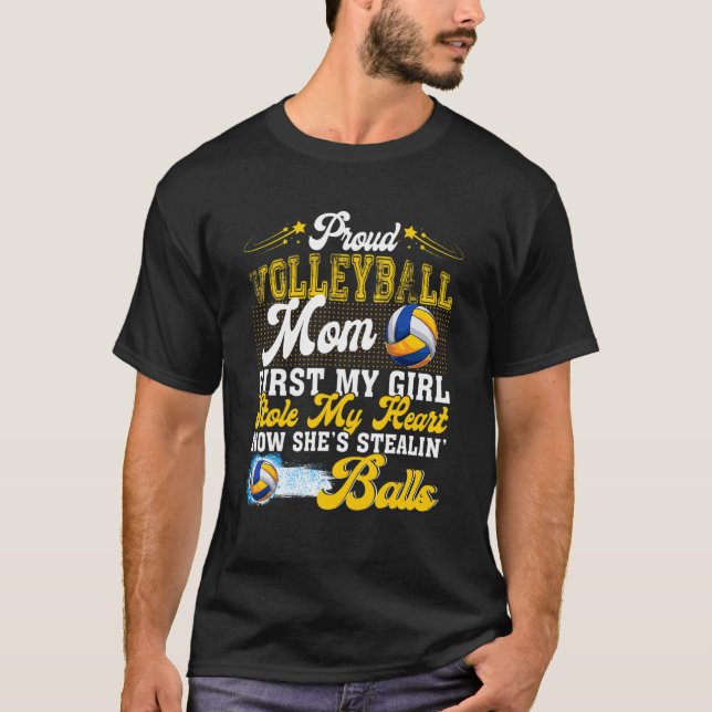 T-shirt Fier Volleyball Maman Elle est Stealin' Balls Fami (Devant)
