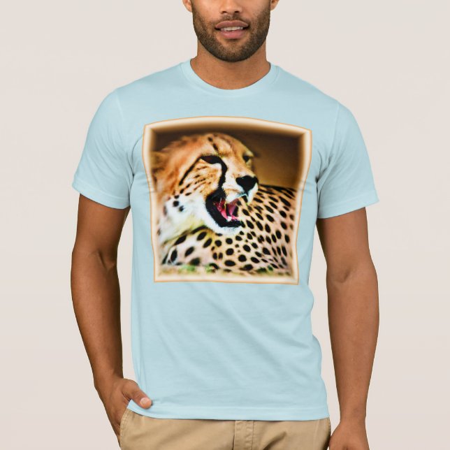 T-shirt "Fierce and Fiery Cheetah Design". Commandez dès m (Devant)