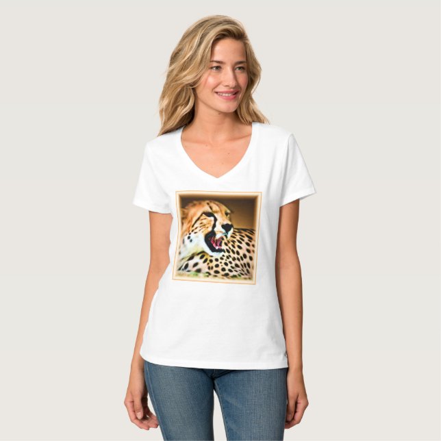 T-shirt "Fierce and Fiery Cheetah Design". Commandez dès m (Devant entier)