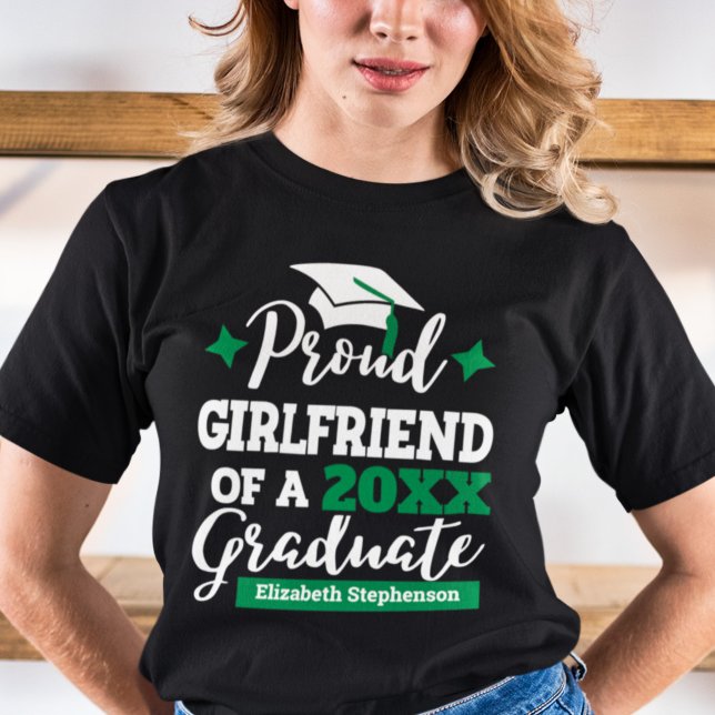 T-shirt Fière amie de 2023 de la famille de diplômés jumel (Créateur téléchargé)
