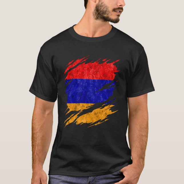 T-shirt Fière Arménienne Torn arraché le drapeau d'Arménie (Devant)