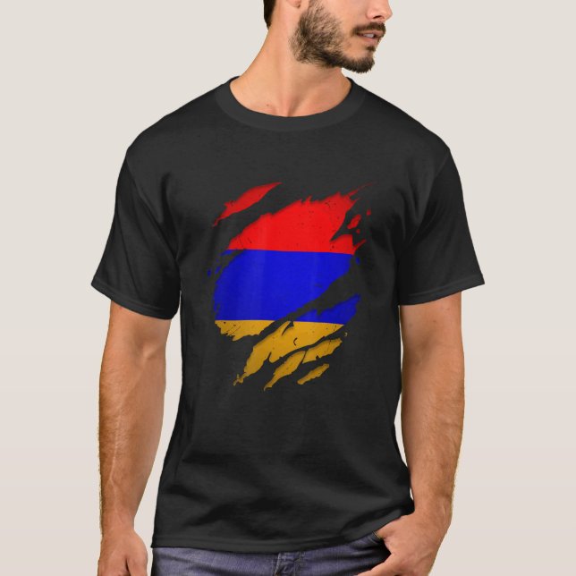 T-shirt Fière Arménienne Torn arraché le drapeau d'Arménie (Devant)