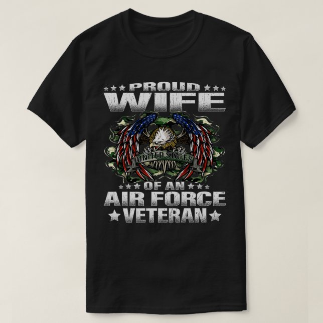 T-shirt Fière Épouse D'Un Vétérinaire Militaire De La Forc (Design devant)