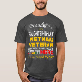 T-shirt Fière fille dans la loi Vietnam Vétérinaire soulev