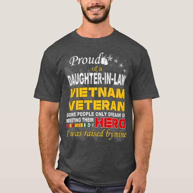 T-shirt Fière fille dans la loi Vietnam Vétérinaire soulev (Devant)