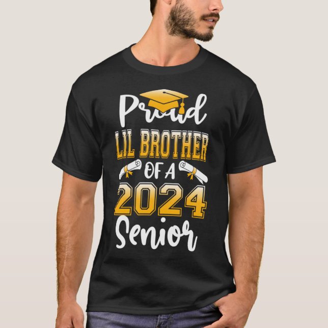 T-shirt Fière Lil Frère D'Un Diplôme Supérieur De 2024 (Devant)