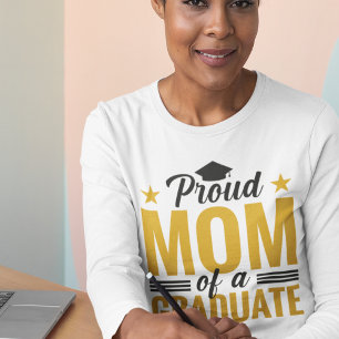 T-shirt Fière Maman D'Une Femme Diplômée Dont Le Sleeve De