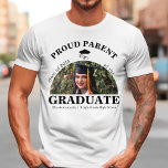 T-shirt Fière Parente de l'Arc Supérieur du Diplômé Photo<br><div class="desc">Célébrez l'accomplissement de votre enfant avec cette T-shirt photo Fière Parent de l'Arc Senior Graduate. Doté d'un design élégant et d'une photo personnalisable,  il est le gardien idéal pour les cérémonies de remise des diplômes,  les fêtes et les moments mémorables. Montrez votre fierté de façon personnalisée et significative.</div>