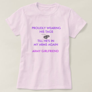 T-SHIRT FIÈREMENT PORTANT SES ÉTIQUETTES, JUSQU'À…