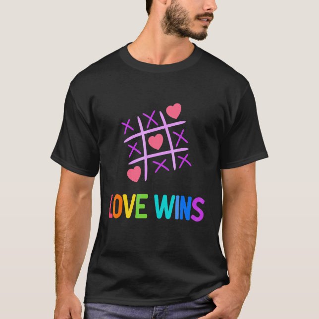 T-shirt Fierté Arc-en-ciel L'amour gagne Tic Tac Toe Lgbt  (Devant)