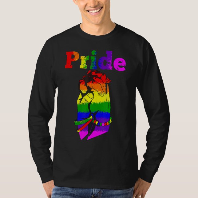 T-shirt Fierté Mois Amour Est Amour Arc-en-ciel Drapeau Fi (Devant)