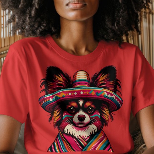 T-shirt Fiesta Papillon Chien portant Sombrero et Sarape (Fiesta Papillon Dog Wearing Sombrero and Sarape T-Shirt)