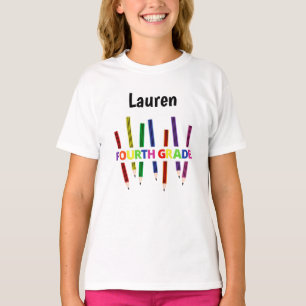 T-shirt fille de 4e année avec crayons colorés