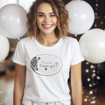 T-shirt Fille florale moderne noire & blanche élégante<br><div class="desc">Créez une impression durable avec un style intemporel et élégant. Le noir et blanc classique avec damas à fleurs est parfait pour la mariée moderne qui veut un mariage vraiment beau et mémorable. La collection Modern Black and White Elegant Damask possède tout ce dont vous avez besoin pour planifier un...</div>