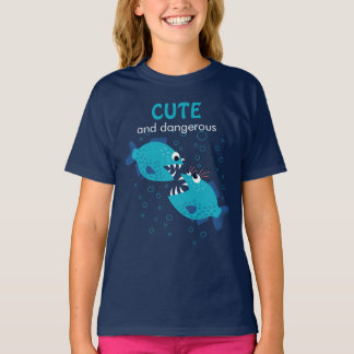 T-shirt Fille mignonne et dangereuse des textes de