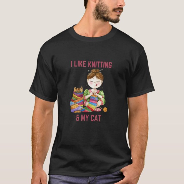 T-shirt Fille tricotant une écharpe avec son chat (Devant)