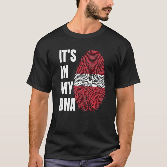 T-shirt Fingerprint DNA Biometry Latvia Flag   (Devant)